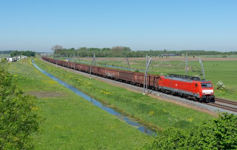 Un train de fret en route vers l'Allemagne via la Betuweroute.2018, Rob Dammers, Fickr.com