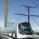 Le tramway Citadis d’Alstom traversant le pont Beatus – Rhenanus à Strasbourg. (Photo: Alstom, Arnaud Février)