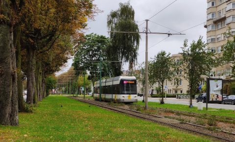 Tram DeLijn (Photo: LouisCartier, Wikimedia, CCBYSA4.0)