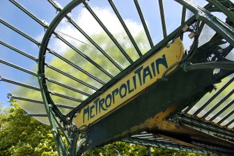 Bouche de metro parisienne (Shutterstock)