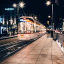 Tram 24 de nuit (Shutterstock)