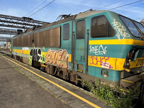 Graffitis sur une locomotive Matthias Vanheerentals