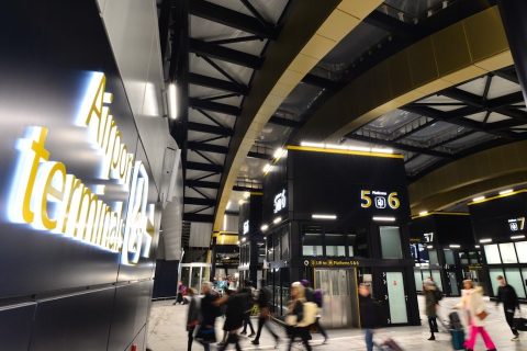 Concourse of Gatwick Airport station