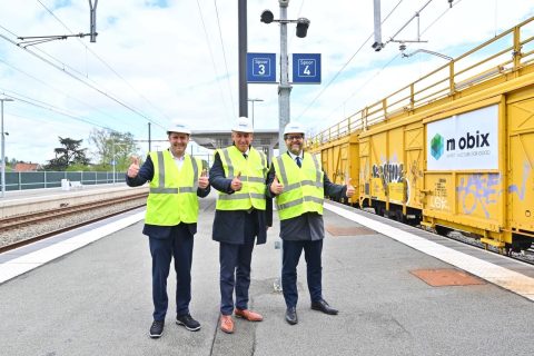 Benoît Gilson (CEO of Infrabel) with Jan Jambon (Minister-President of Flanders) and Jos Sypré (Mair of Beernem)