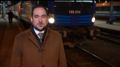 Zsolt Hegyi, CEO of MÁV Group, talks about the benefit in front of the new Siemens Vectron locomotive that entered service in February. 