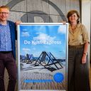 Sophie Dutordoir, CEO NMBS en Georges Gilkinet, minister van Mobiliteit, zijn tevreden met de introductie van een rechtstreekse kusttrein