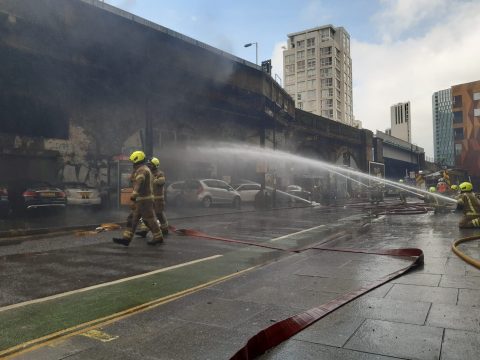 Brand bij station Elephant and Castle in Londen