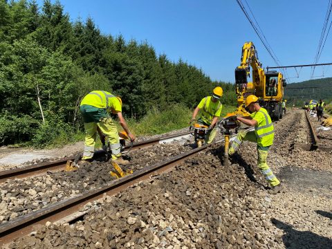 Spoorherstellingen na de waterschoodramp aan lijn 162 tussen Rochefort-Jemelle en Poix Saint Hubert