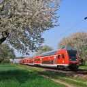 Een passagierstrein van Deutsche Bahn