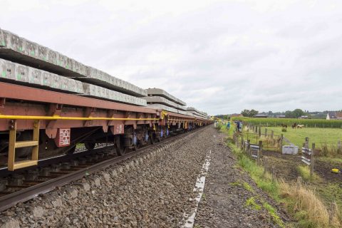 De P93 is 400 meter lang en daarmee de grootste machine van Infrabel