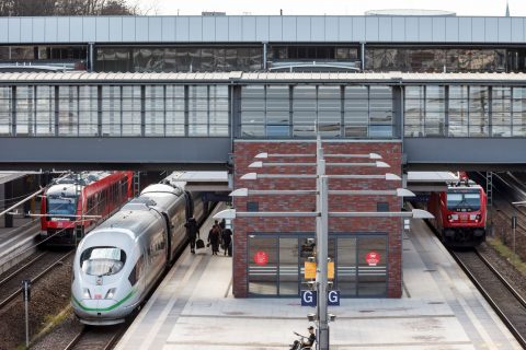 Passagierstreinen op een station in Duitsland, foto: Deutsche Bahn