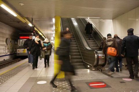 De Lijn voert revisie aan de roltrappen uit in Antwerpen