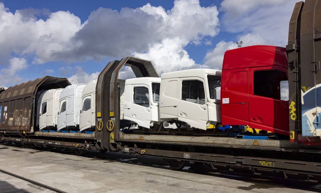 Trein geladen in de North Sea Port