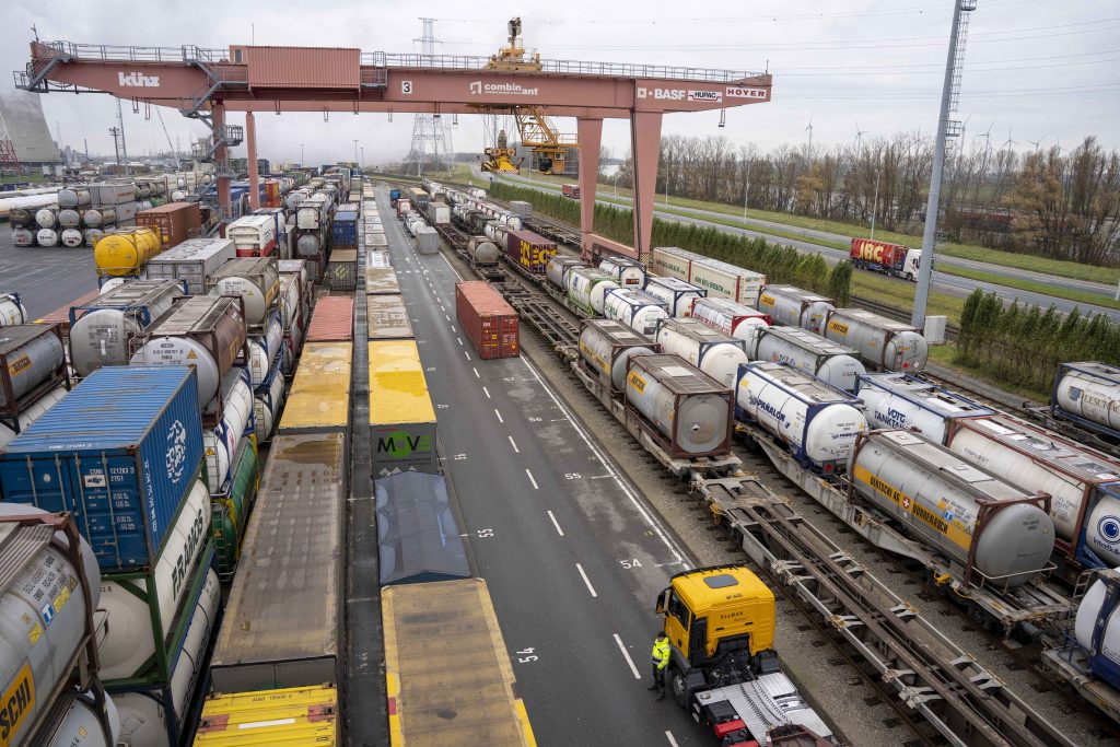 Intermodale terminal van Combinant in Antwerpse haven