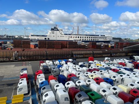 terminal van DFDS Seaways aan het Mercatordok