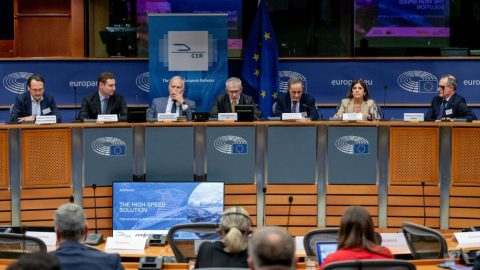 Pictured (left to right): Michael Peterson (CEO, DB Fernverkehr), Filip Alexandru Negreanu-Arboreanu (Head of Cabinet of Commissioner Vălean), Dominique Riquet MEP, Alberto Mazzola (Executive Director, CER), Casimiro Iglesias Pérez (General Director for Railways, Spanish Ministry for Transport, Mobility and the Urban Agenda), Izaskun Bilbao Barandica MEP, David Martínez Hornillos (Head of EU Affairs, Renfe)