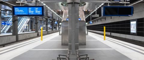 If no train is arriving or passing through, the display is in energy saving mode (see display on the right in the picture at Berlin Central Station). 