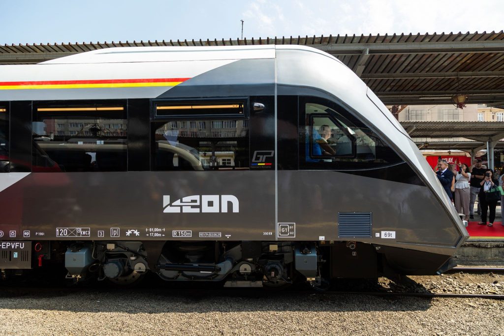 Romania gets it first home-grown diesel train in more than 80 years.